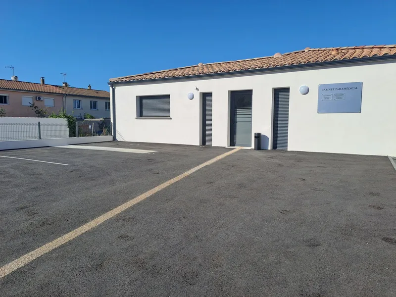 Cabinet Réflexes Harmonie — parking et extérieur